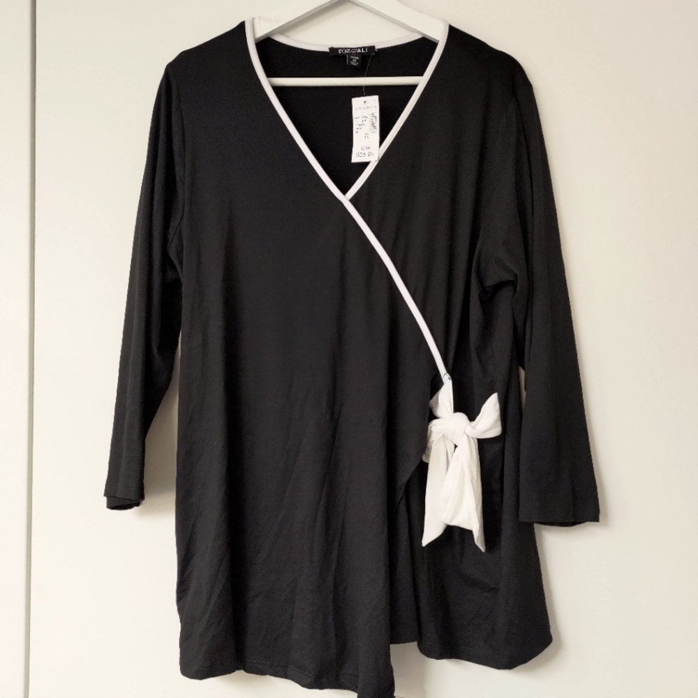 Dressbarn Black and White Tie Top sz 1X